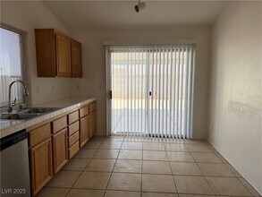 8411 W Rochelle Ave in Las Vegas, NV - Building Photo - Building Photo
