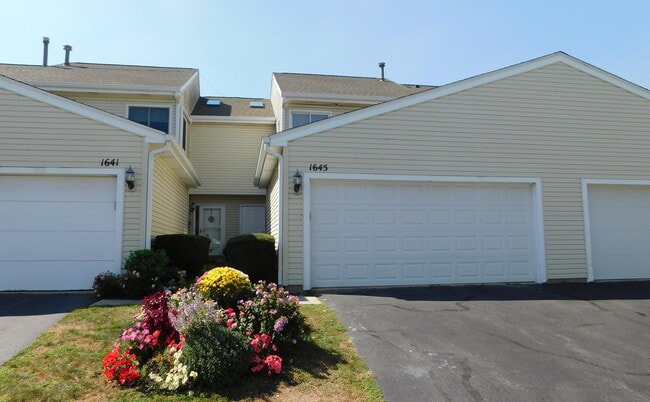 property at 1645 Hilton Head Dr