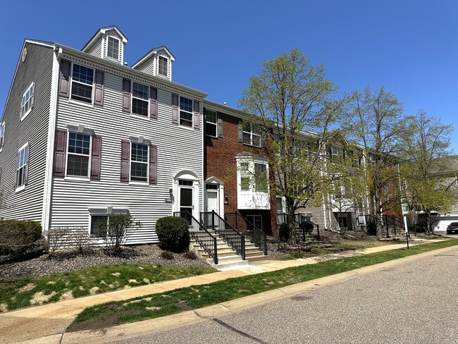 property at 13892 Ironstone Tr NW