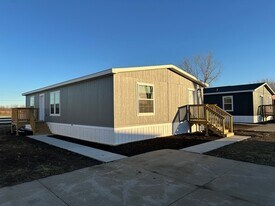 3549 Warren Pl in Bellevue, NE - Building Photo
