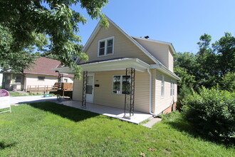 1828 Ontario St in Omaha, NE - Foto de edificio - Building Photo