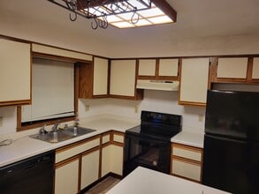 2231 Cloudview Ct in Appleton, WI - Foto de edificio - Building Photo