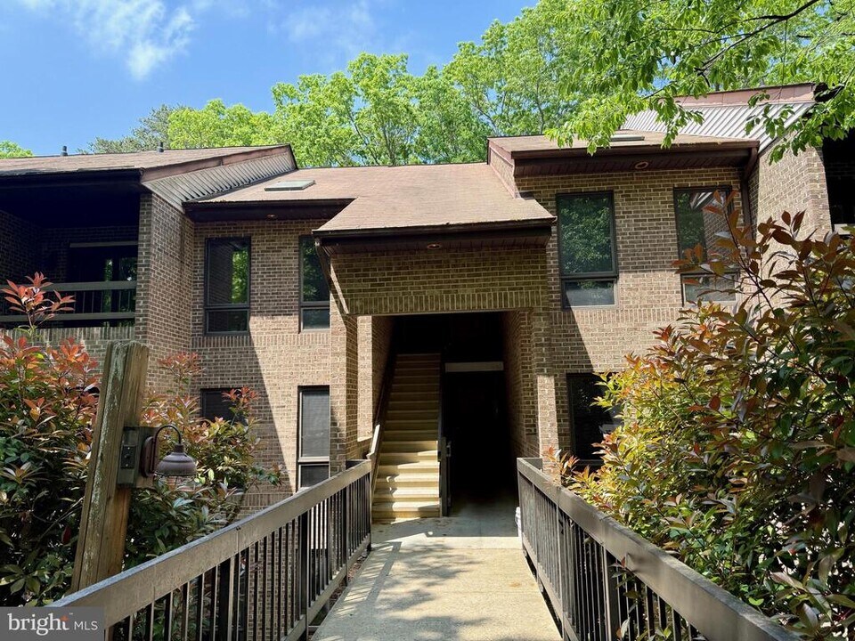23247 White Birch Ct in California, MD - Building Photo