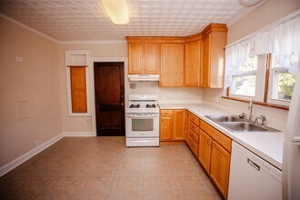 1452 Rollins Rd in Toledo, OH - Foto de edificio - Building Photo
