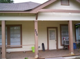226 Topeka Blvd in San Antonio, TX - Building Photo