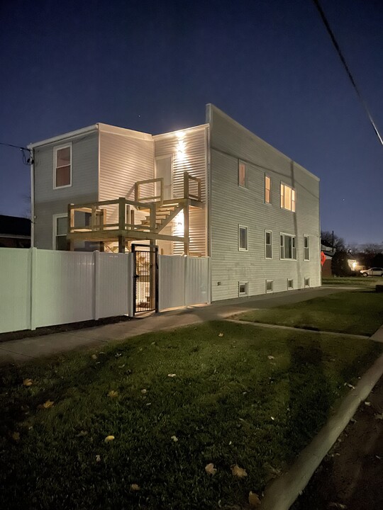 646 S 12th Ave in Maywood, IL - Foto de edificio