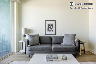 13488 Maxella Ave in Marina Del Rey, CA - Building Photo - Building Photo