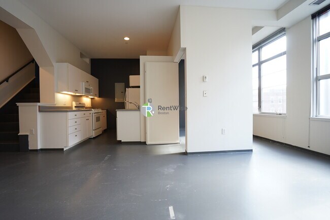 160 E Berkeley St in Boston, MA - Building Photo - Building Photo