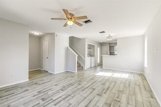 10007 Emerald Creek Dr in Houston, TX - Building Photo - Building Photo