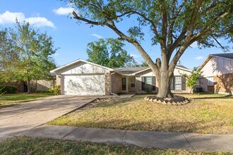 16610 Carbridge Dr in Houston, TX - Building Photo - Building Photo