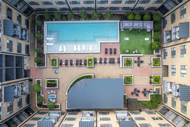 The Briscoe River Oaks in Houston, TX - Building Photo - Building Photo