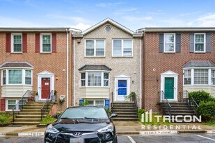 11612 Cosca Park Dr in Clinton, MD - Building Photo