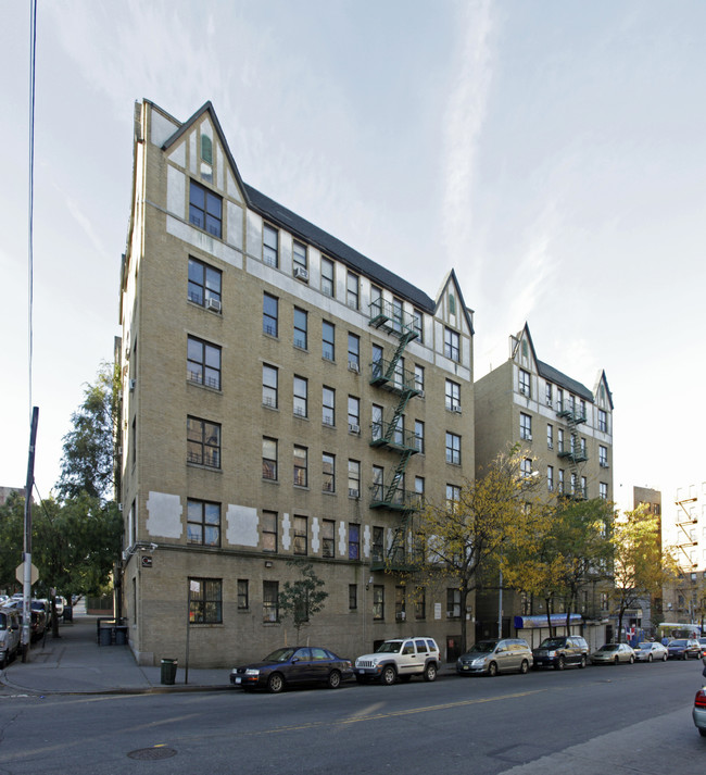 150-158 W Burnside Ave in Bronx, NY - Building Photo - Building Photo