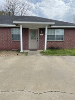 904 W Oklahoma Ave in Sallisaw, OK - Building Photo