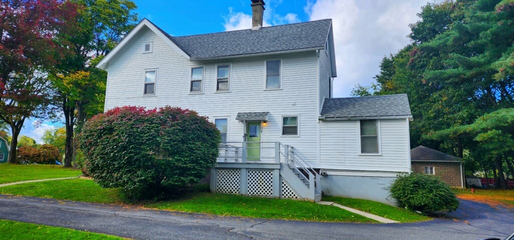 38 Allengate Ave in Pittsfield, MA - Foto de edificio