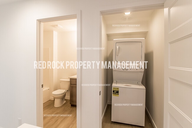 property at 1110 N Davis Ln