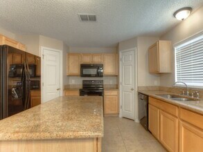 239 Pleasant Gardens Dr in Apopka, FL - Building Photo - Building Photo
