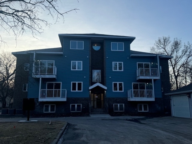 605 11th St S, Unit 10 in Fargo, ND - Building Photo