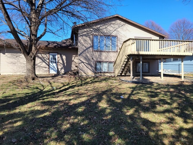 3300 Whalers Ln NW in Rochester, MN - Building Photo - Building Photo