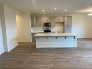 3525 Lennox Street in Tulare, CA - Building Photo - Building Photo