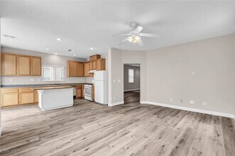 4857 Eureka Diamond Ct, Unit 301 in Las Vegas, NV - Building Photo - Building Photo