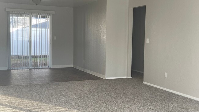 3049 N Linda Vista Ln in Boise, ID - Foto de edificio - Building Photo