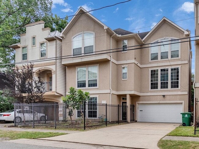property at 4319 Lillian St