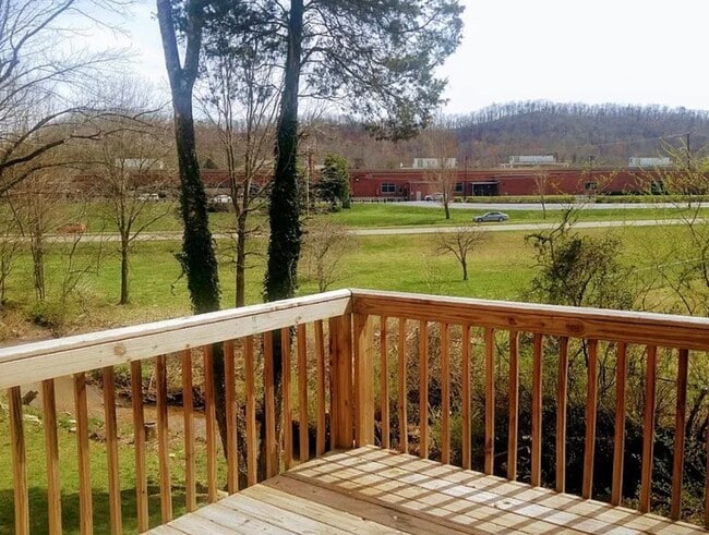 107 Arcadia Ln in Oak Ridge, TN - Building Photo - Building Photo