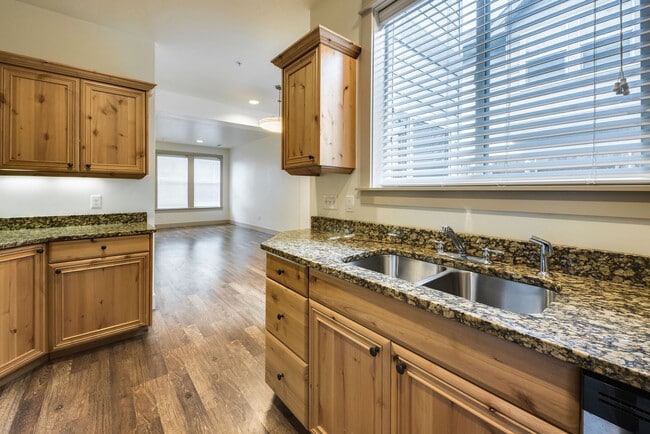 Fallingbrook Townhomes in Boise, ID - Building Photo - Building Photo