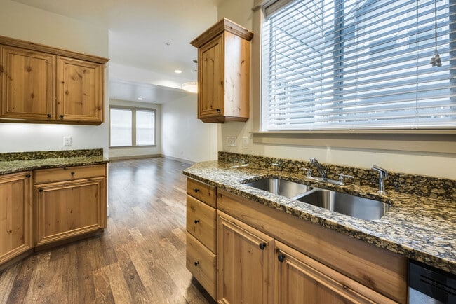 Fallingbrook Townhomes in Boise, ID - Building Photo - Building Photo