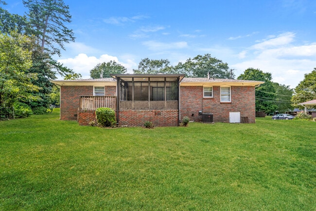 2505 7th St NE in Center Point, AL - Building Photo - Building Photo