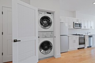 56 Cottage St-Unit -501 in Jersey City, NJ - Building Photo - Building Photo