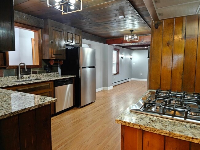 19 Sheridan St, Unit 1