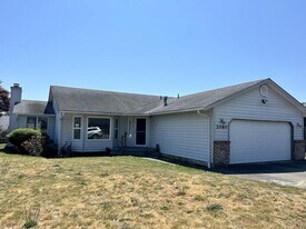 2060 Oxford Ct in Ferndale, WA - Building Photo