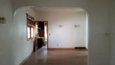 313 Pullen Ave in Oakland, IA - Building Photo - Building Photo