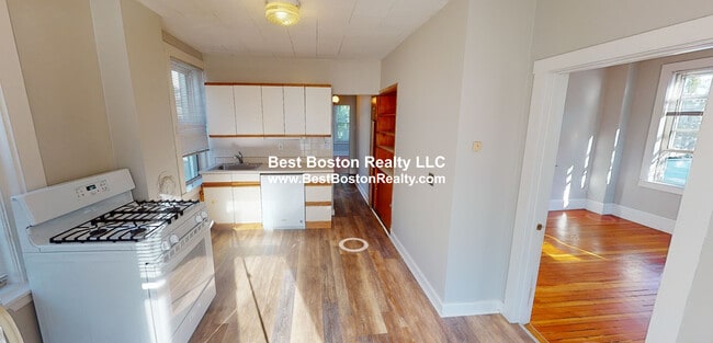 5 Elmer St, Unit 2 in Cambridge, MA - Building Photo - Building Photo