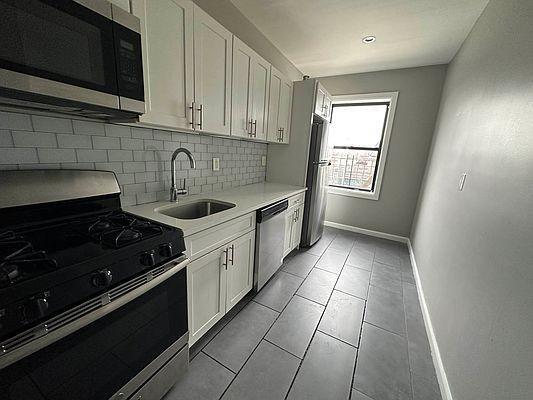 property at 4601 Henry Hudson Pkwy W