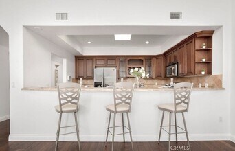 1835 S Barrington Ave in Los Angeles, CA - Building Photo - Building Photo