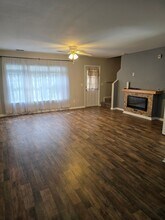 3037 Camelliawood Cir E in Tallahassee, FL - Foto de edificio - Building Photo