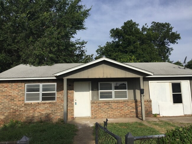 property at 1842 N St Louis Ave