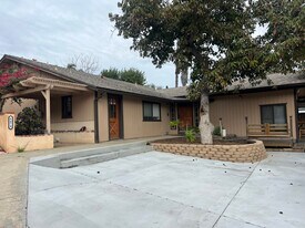 8474 Golden Ridge Rd in Lakeside, CA - Building Photo