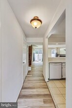11924 Redtree Way in Reston, VA - Building Photo - Building Photo