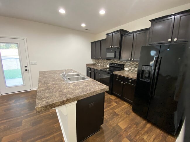 6405 Autumn Valley Trce in Utica, KY - Building Photo - Building Photo