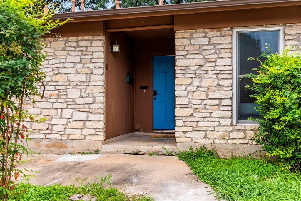 2320 Montclaire St in Austin, TX - Building Photo