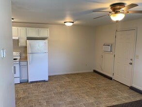 100 Jefferson Pl in Versailles, MO - Building Photo - Building Photo