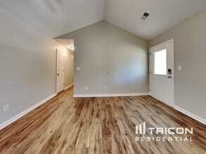 203 Creek Side Pl in Mcdonough, GA - Building Photo - Building Photo