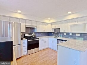 201 Curry Ford Ln in Gaithersburg, MD - Building Photo - Building Photo