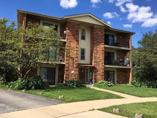 1348 Crabapple Ct, Unit 100 in Naperville, IL - Foto de edificio