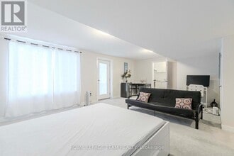 276 Appalachian Cir in Ottawa, ON - Building Photo - Building Photo