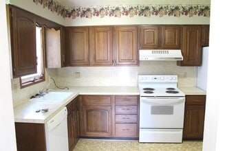 3104 Tulane Pl in Hutchinson, KS - Building Photo - Building Photo